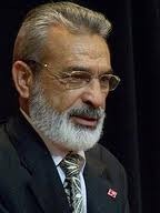 İsmet Özel