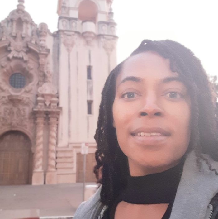 Lesanda Moore