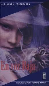 En voz baja book cover